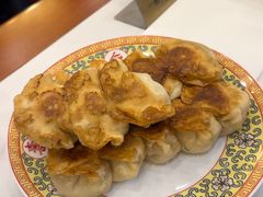 西葫芦羊肉锅贴-鸿宾楼(展览馆路店)