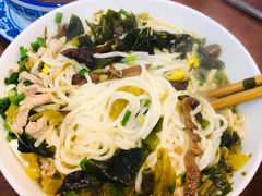 酸菜肉丝粉-袁妈红豆汤(重庆总店)