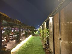 -冰冰龙虾·江湖菜·花园江景餐厅