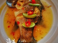 -Chom Cafe and Restaurant