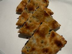 梅干菜烧饼-荣轩(新荣记环球金融中心店)