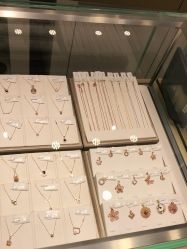 -潮宏基(大商新玛特店)