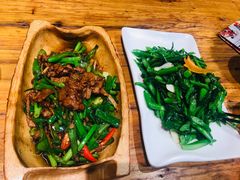 -老滇山寨•云南特色菜•地方菜•民族风情歌舞表演(金碧店)