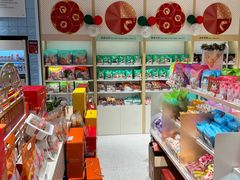 零售区-良品铺子(南京龙蟠汇店)