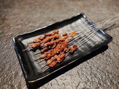 羊排小串-炭小牛果木烤肉
