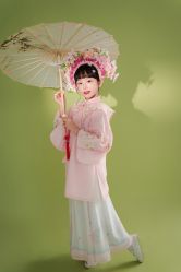 -米兰贝贝·高端儿童摄影旗舰店