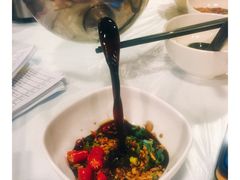 -鲜入围煮花胶鸡海鲜火锅