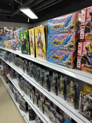 -来此探索玩具仓储店