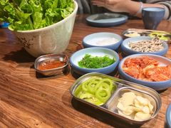 -明洞阿姨·韩式酱蟹烤肉·创意料理(三元桥店)