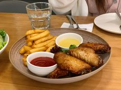 香炸鸡翅配薯条-Money Shops(愚园路店)