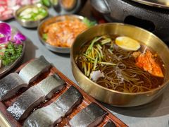 -围炉肉舍丹东海鲜烤肉·烤活鳗(步行街店)