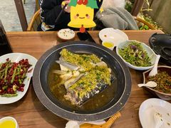 -阿瓦山寨·湘菜现炒·剁椒鱼头王(咸阳总店)