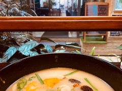 -银米·云南传统过桥米线(双廊黑金冠店)