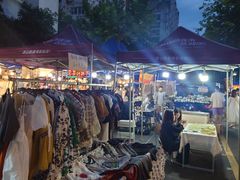 -吴山路夜市