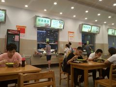 -华中科技大学东三学生食堂