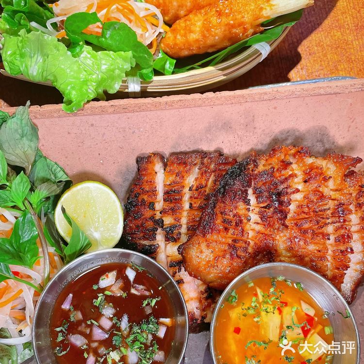 来北京路必打卡的新加坡料理|肥豚肉骨茶