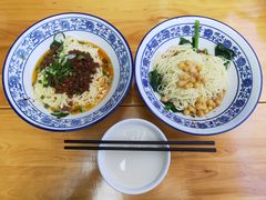 -渝之汇牛肉豌杂面