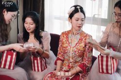 点击看大图 -GRACE KELLY婚纱与礼服(北京店)