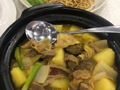 咖喱牛腩煲-三辣馆