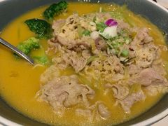 黄汁酸汤浸肥牛-港丽餐厅(高德置地店)