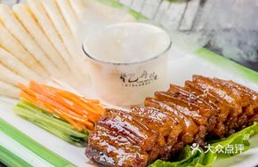 Golden Crispy Pork Rolls