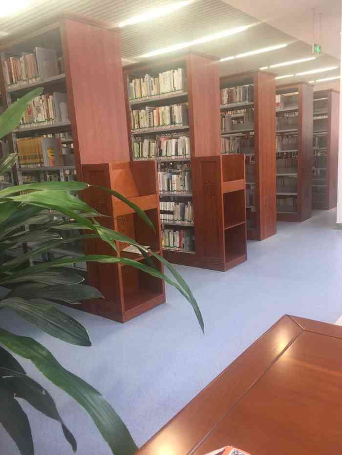 南开大学津南校区-图书馆-"真的很好,图书馆有不同功能的阅览空间~.