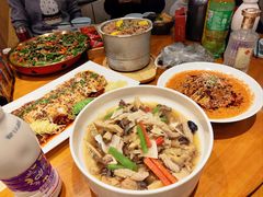 -有红鸡毛店·川菜(建设路店)