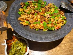 -聚鑫朋酸菜肥肠(文艺路口店)