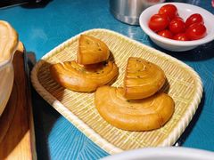 香煎葱油饼-锅碗瓢盆·重庆本土菜(南坪东东摩店)