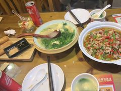 -重庆石磨豆花庄(乔庄店)