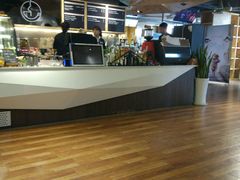-新华里咖啡书吧(新华书店小寨店)