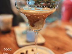 -Chom Cafe and Restaurant