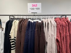 -URBAN REVIVO(高德置地广场·春广场店)