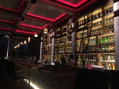 -饮湖威士忌鸡尾酒吧