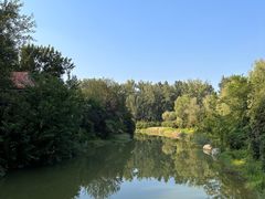 -思念果岭湖畔花房餐厅