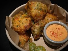 香料炸鸡配蟹籽奶油酱-NEED创意韩国料理(青岛万象城店)