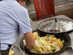 -粘豆包柴火铁锅炖