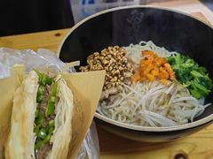 -两勺子一碗口水鸡拌面