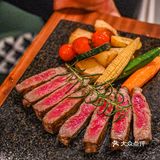 对这家的披萨🍕和牛排入了迷