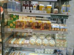 面包甜点陈列柜-仟吉KenGee(华鼎丽都国际店)