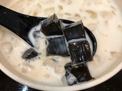 牛奶仙草-汕头街养生糖水铺