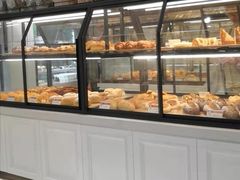 面包甜点陈列柜-红房子西菜馆(淮海中路店)