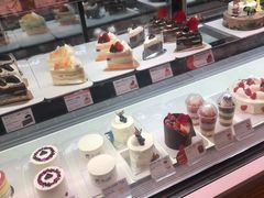 面包甜点陈列柜-巴黎贝甜(宜山路店)