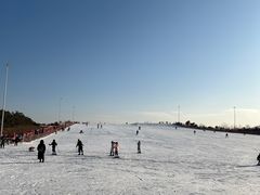 -华彬猛犸滑雪场