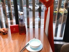 靠窗位-有红鸡毛店·川菜(建设路店)