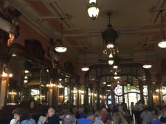 -Majestic Café