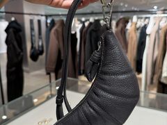 -文艺复兴百货(米兰大教堂广场店)