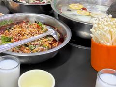 -周良天山牛杂城(天山路总店)