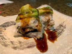 牛油果炸软壳蟹反卷-御满屋日本料理