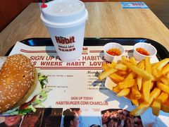 -The Habit Burger Grill 哈比特汉堡(复兴soho店)